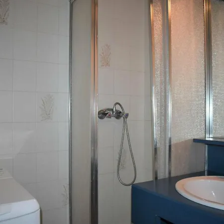 Apartment Pour 4 Personnes Avec Parking A Font-romeu - Fr-1-580-38 *
